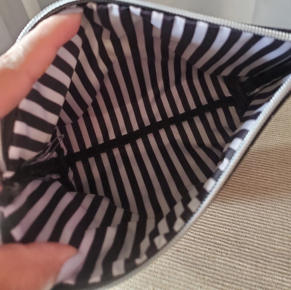 Marc Tetro Boston Terrier zip pouch - Picture 4 of 5